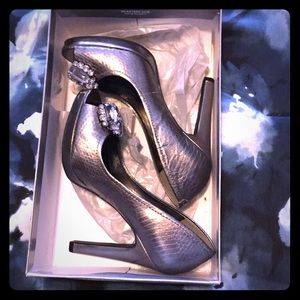 Jessica Simpson Dark Pewter Snakeskin heels
